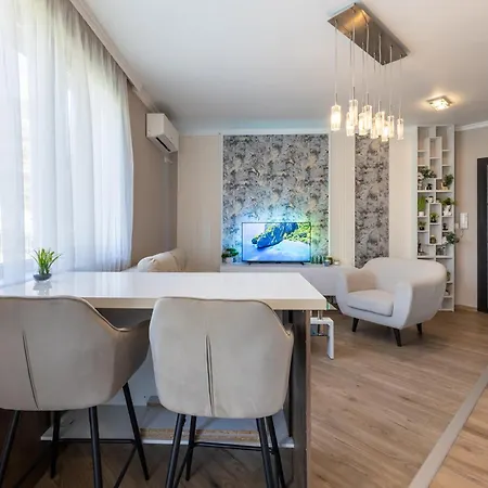 Modern For 4 - Kabakum 600m Апартаменти
