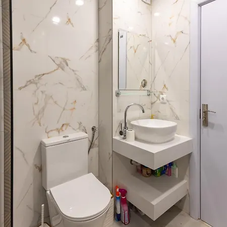 Апартаменти Modern For 4 - Kabakum 600m Варна