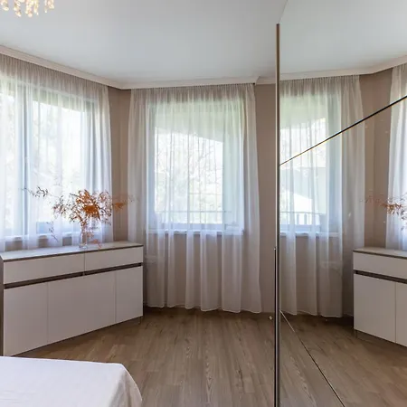 Апартаменти Modern For 4 - Kabakum 600m *