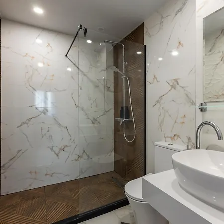 Modern For 4 - Kabakum 600m Апартаменти Варна