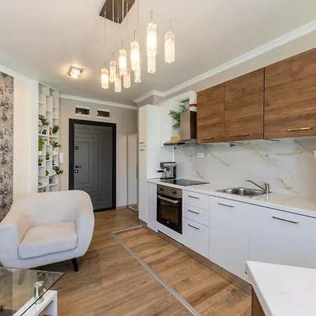 Апартаменти Modern For 4 - Kabakum 600m Варна