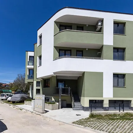 Апартаменти Modern For 4 - Kabakum 600m